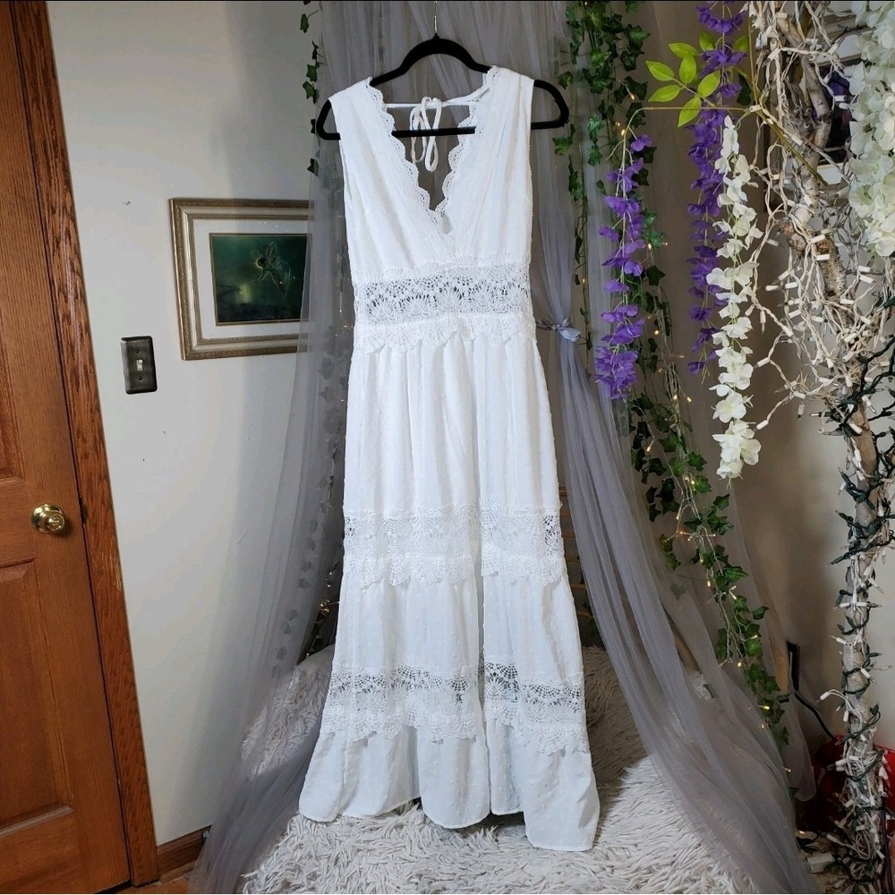 Commense White Lace Maxi Dress - Picture 5 of 9